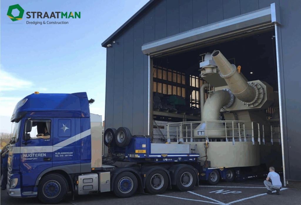 The bow coupling, designed by Straatman